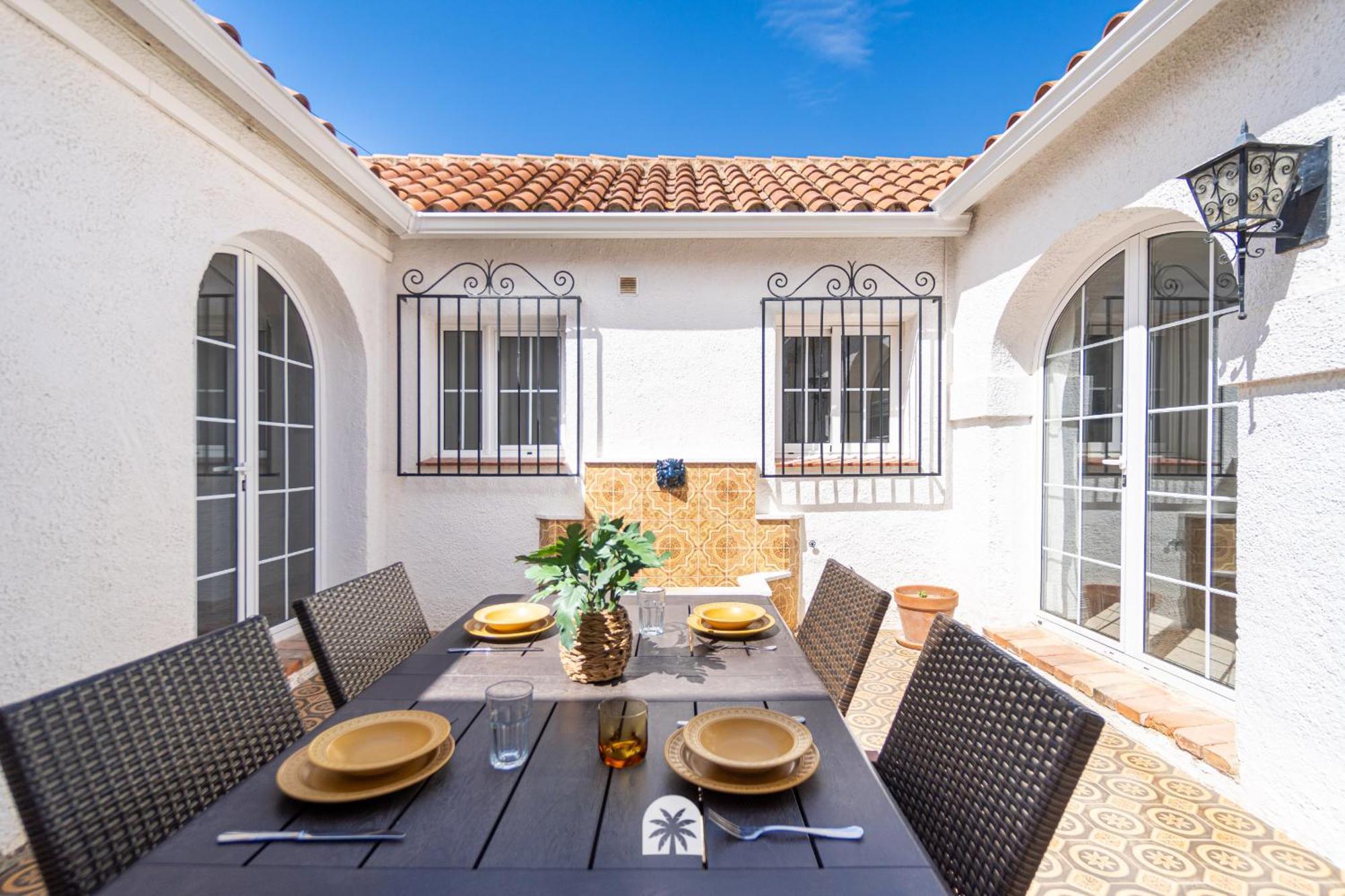 Mediterranean Way - El Patio Apartment *